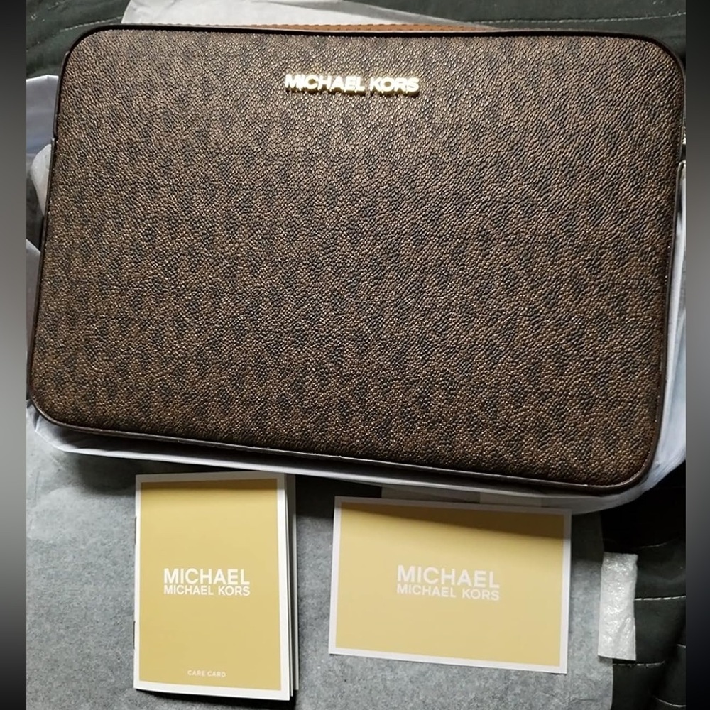 Michael Kors Women’s Brown Monogram Adjustable Strap Crossbody/Shoulder Bag |NEW - Picture 12 of 12